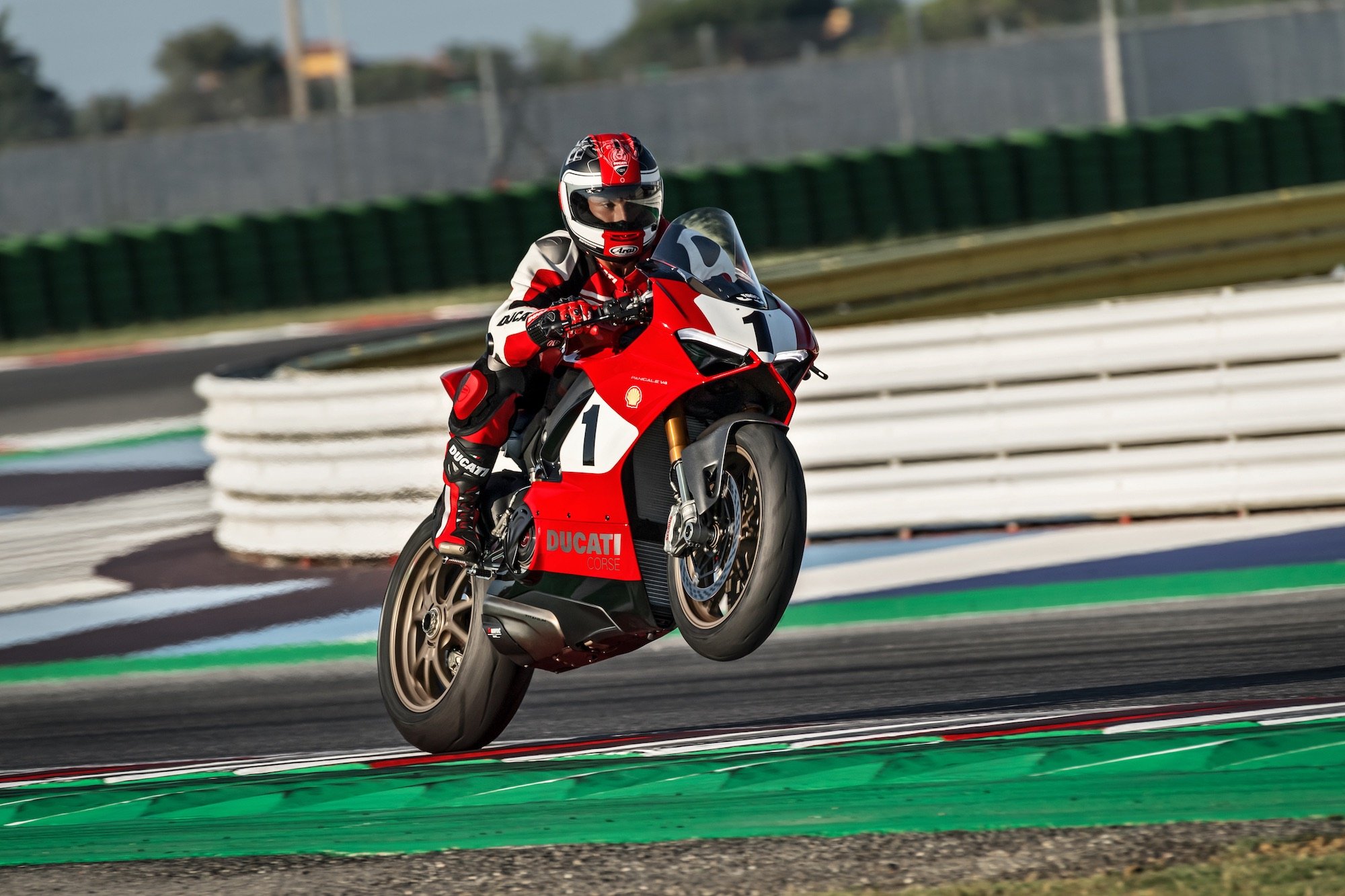 Ducati Panigale v4 25 916