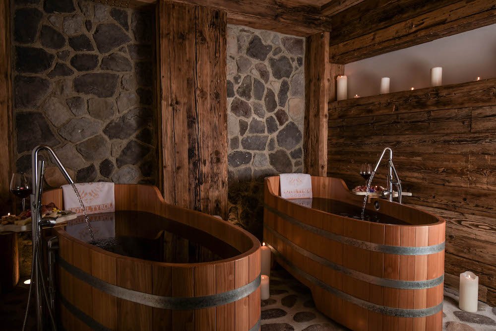 Hotel Tyrol bagno di vino