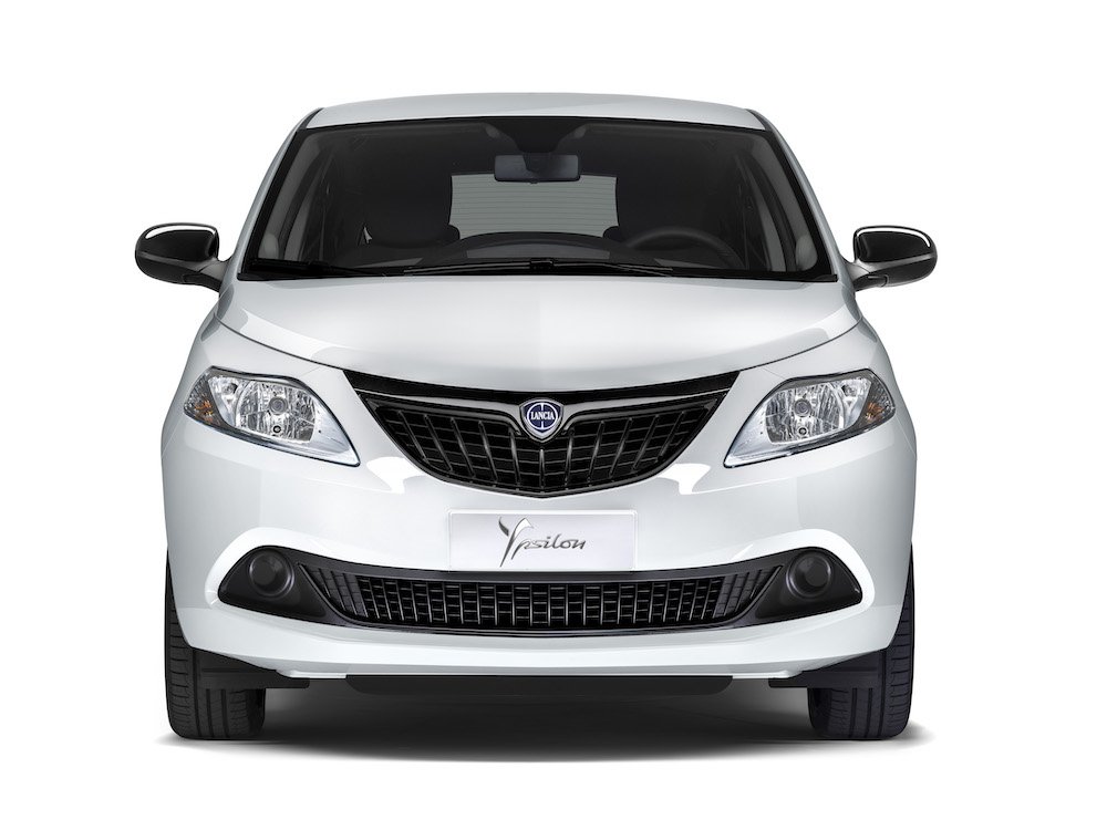 Nuova Lancia Ypsilon MY23: tecnologia e stile 5 Lancia ypsilon my23