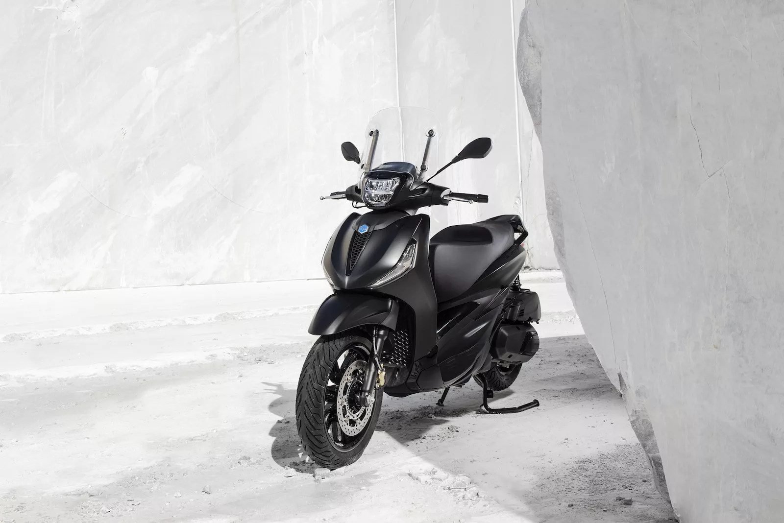 Piaggio Beverly deep black