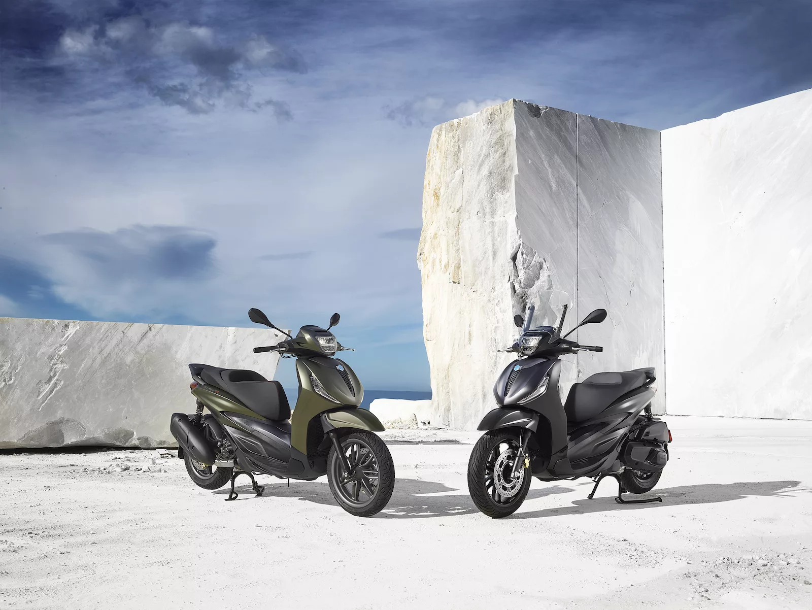 Piaggio Beverly verde jungle e deep black