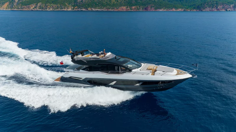 Sunseeker 75 sport yacht