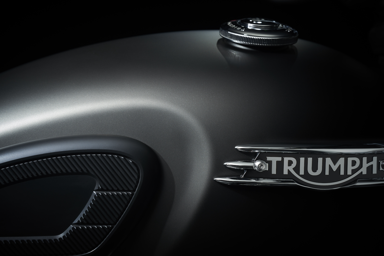 Triumph Bonneville t120 stealth edition my24