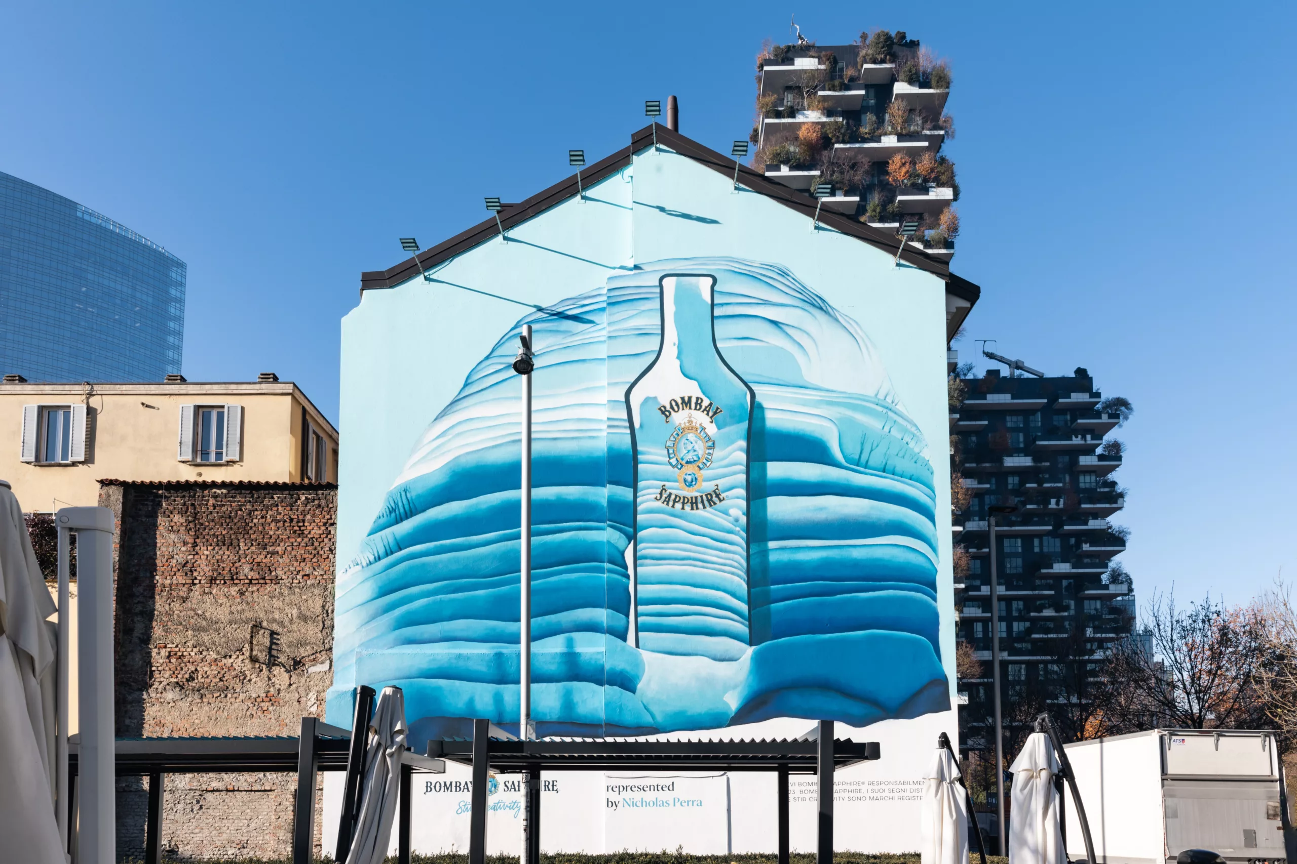 Bombay Sapphire murales Milano