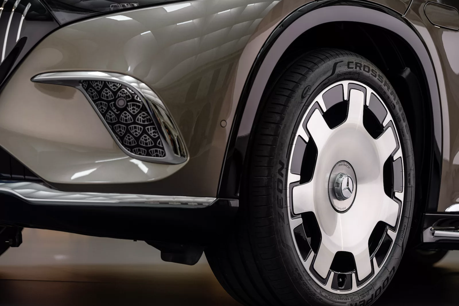 Nuova Mercedes-Maybach EQS 680 SUV: lusso alla massima potenza 4 Mercedes-Maybach EQS 680 SUV