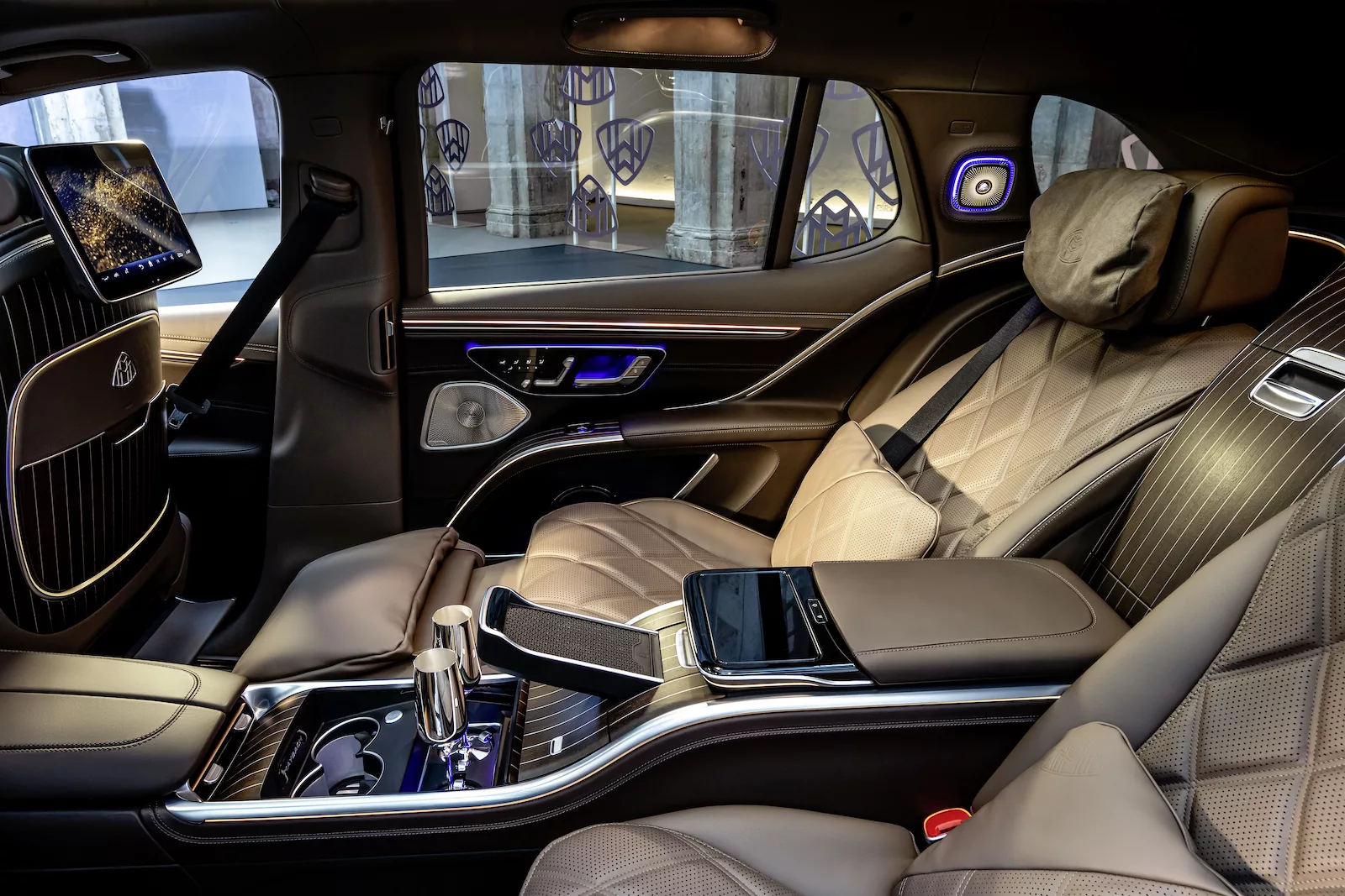Nuova Mercedes-Maybach EQS 680 SUV: lusso alla massima potenza 9 Mercedes-Maybach EQS 680 SUV