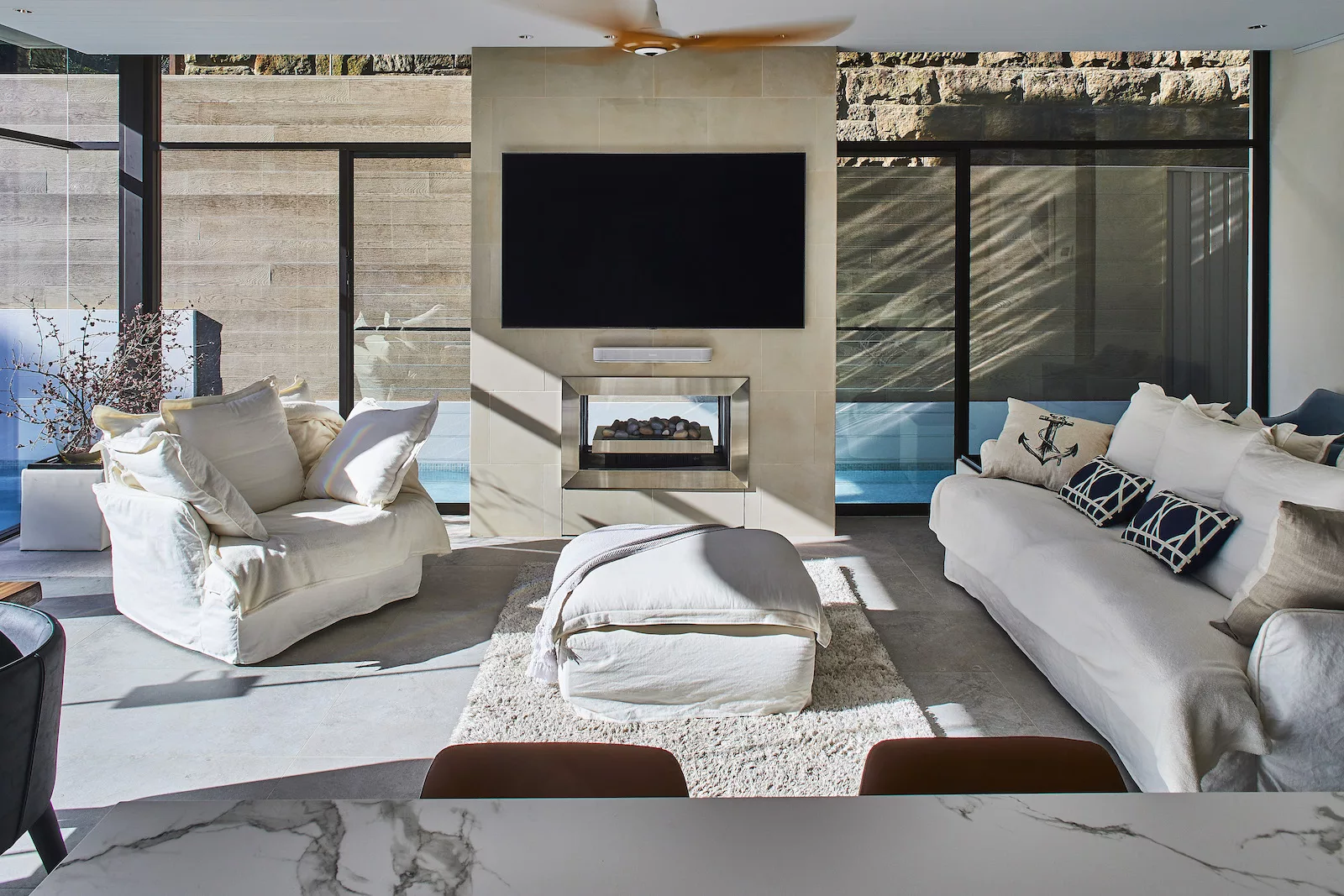 Urban Beach House: design industrial chic di lusso 5 Urban Beach House