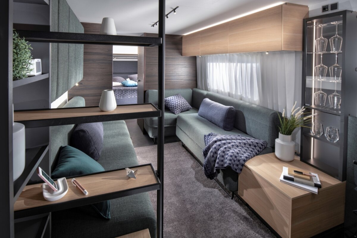Come scegliere il camper perfetto nel 2025: spazio, versatilità e comfort di guida 12 interno camper