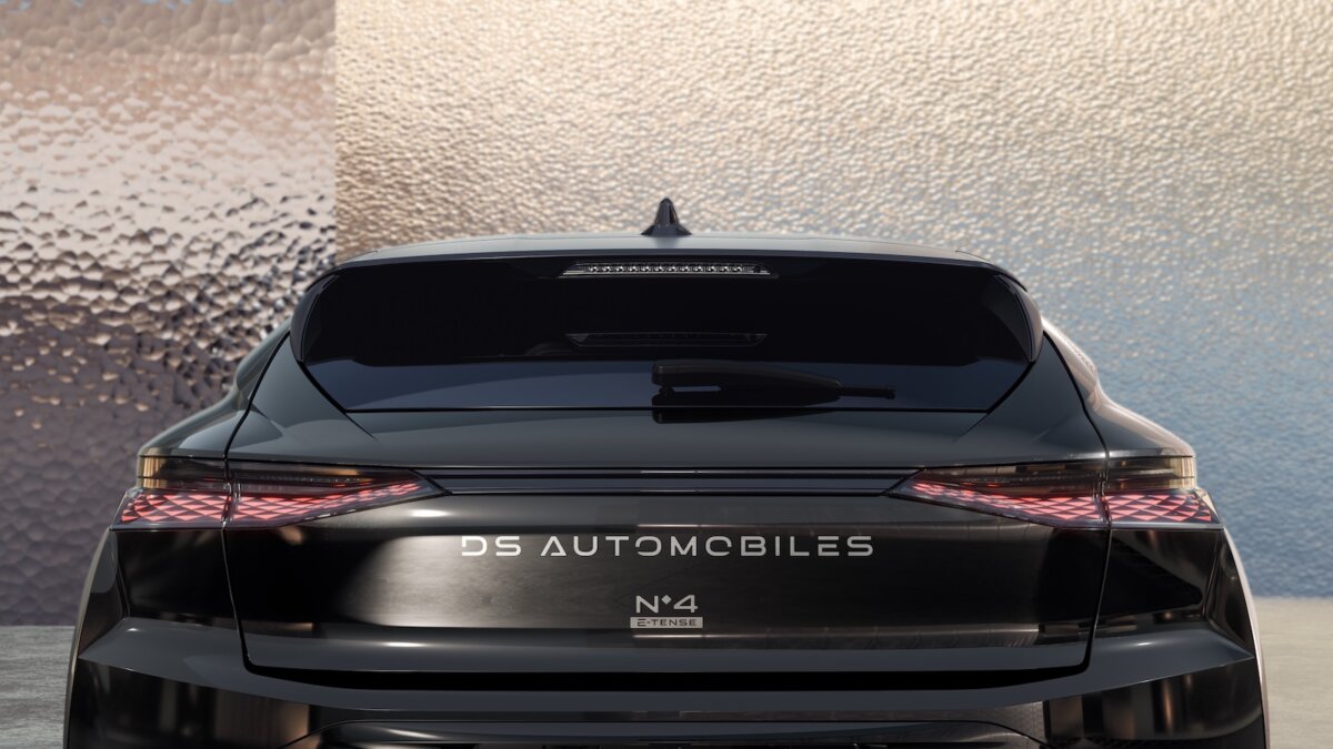 DS N 4, lusso elettrico francese 14 DS N 4