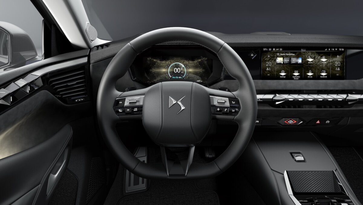DS N 4, lusso elettrico francese 17 DS N 4