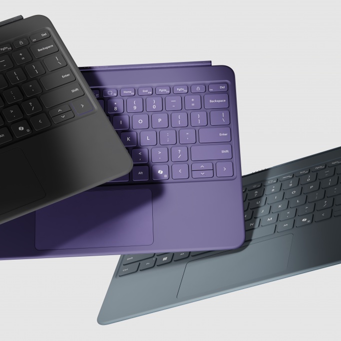 Ultra-sottili, leggeri e potenti: nuovi laptop e tablet Microsoft Surface Copilot + 8 Microsoft Surface Pro 12 tastiera