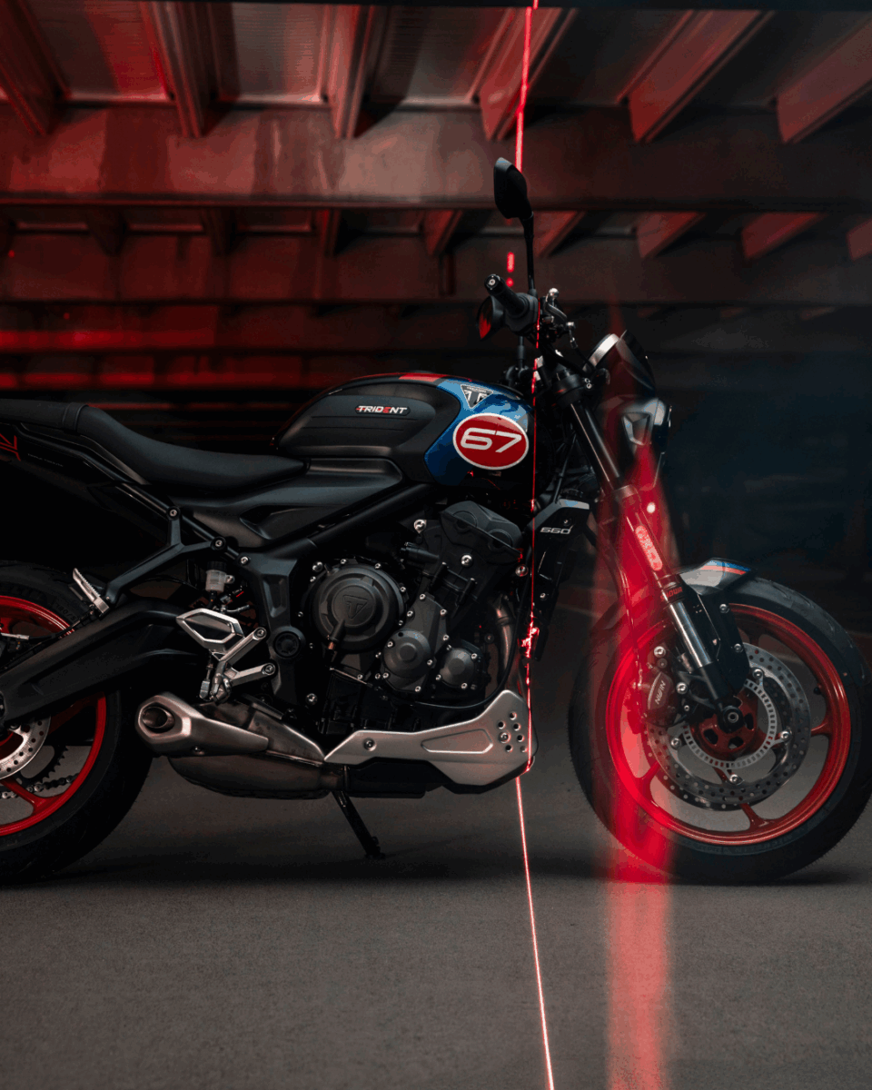 Stile racing per la moto Triumph Trident 660 Triple Tribute Edition 2025 9 Triumph Trident 660 2025