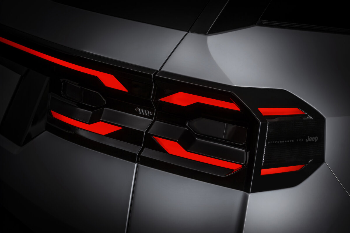 Nuova Jeep Compass 2025: il SUV elettrificato e aerodinamico 3 Nuova Jeep Compass