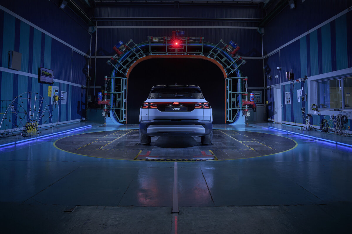 Nuova Jeep Compass 2025: il SUV elettrificato e aerodinamico 4 Nuova Jeep Compass