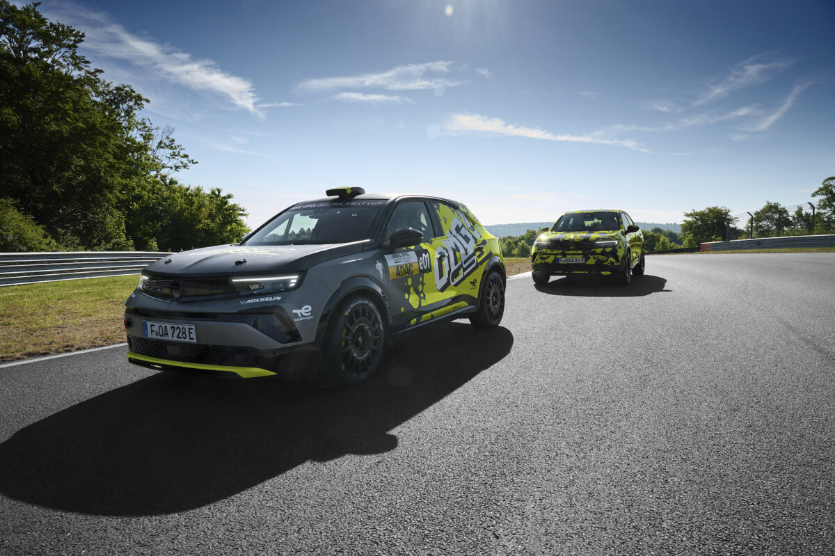 Nuovo Opel Mokka GSE 2025: SUV 100% elettrico con DNA da rally 8 Opel Mokka GSE