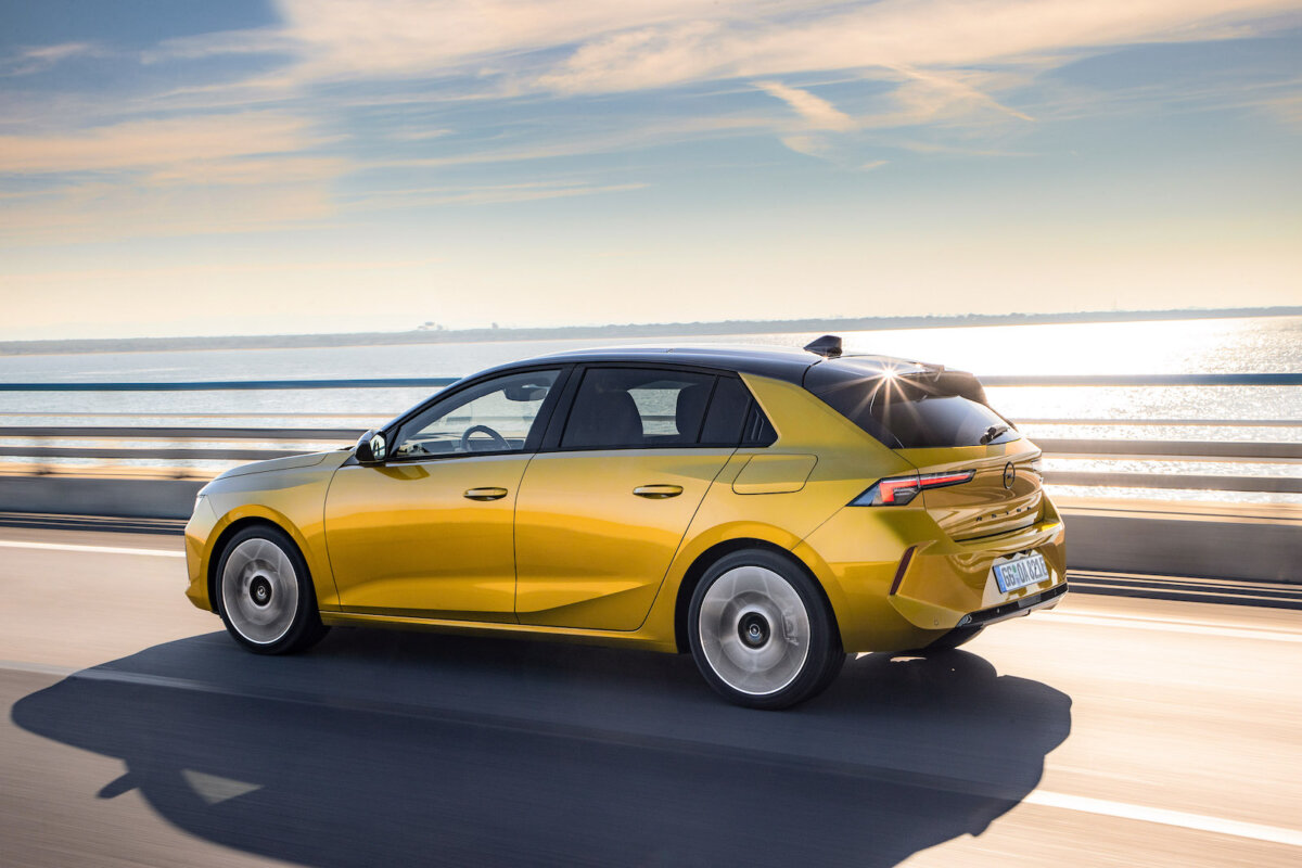 Nuova Opel Astra e Astra Sport Tourer ibrida plug-in: autonomia, comfort e 196 CV 8 Nuova Opel Astra ibrida plug-in