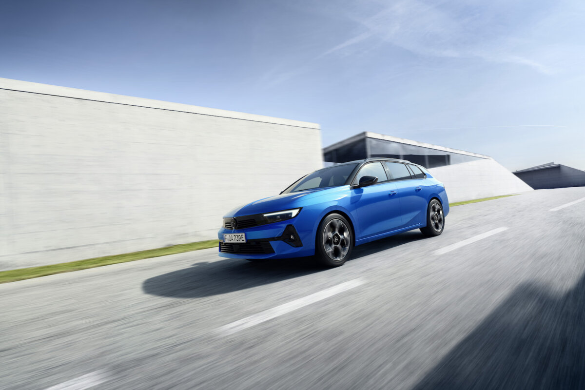 Nuova Opel Astra e Astra Sport Tourer ibrida plug-in: autonomia, comfort e 196 CV 10 Nuova Opel Astra ibrida plug-in
