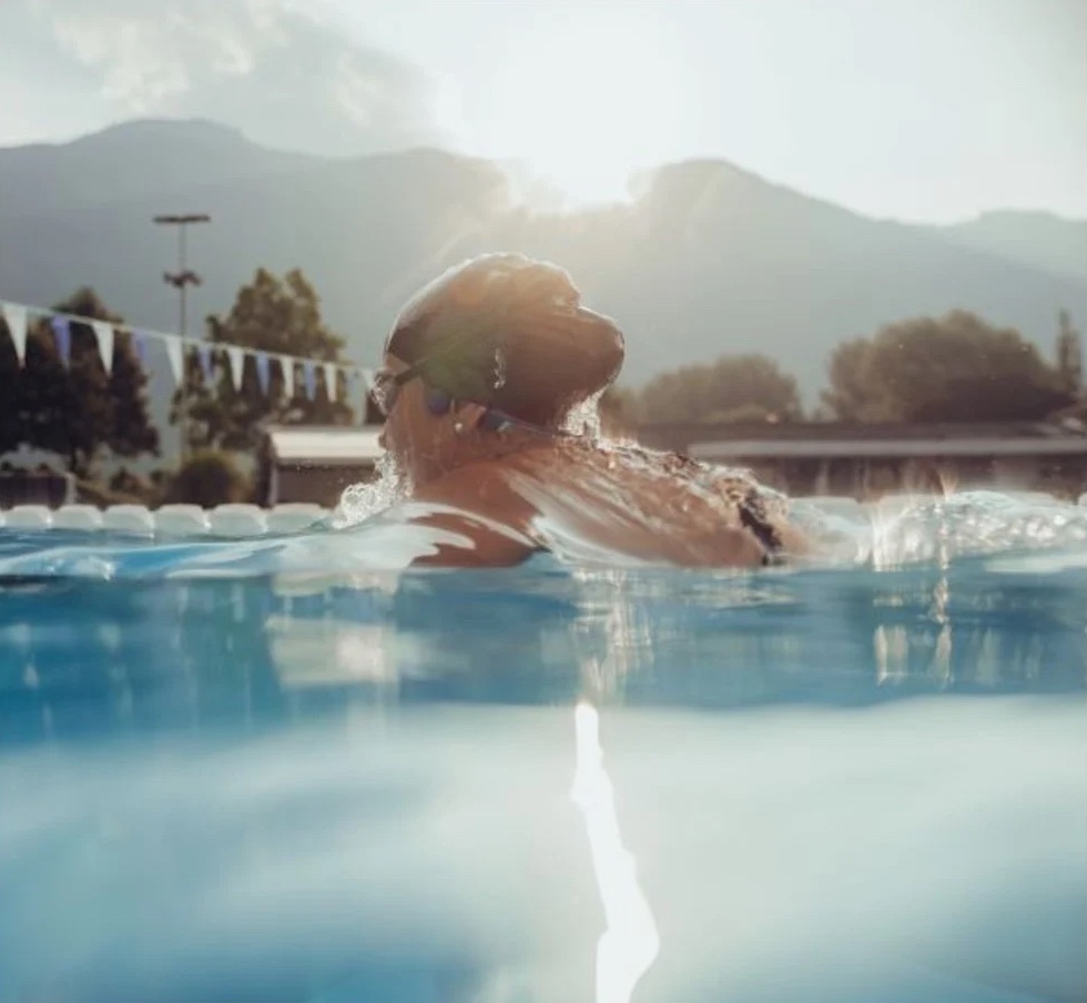 Cuffie a conduzione ossea Suunto Aqua Light: leggere e ideali per il nuoto 2 cuffie Suunto Aqua Light