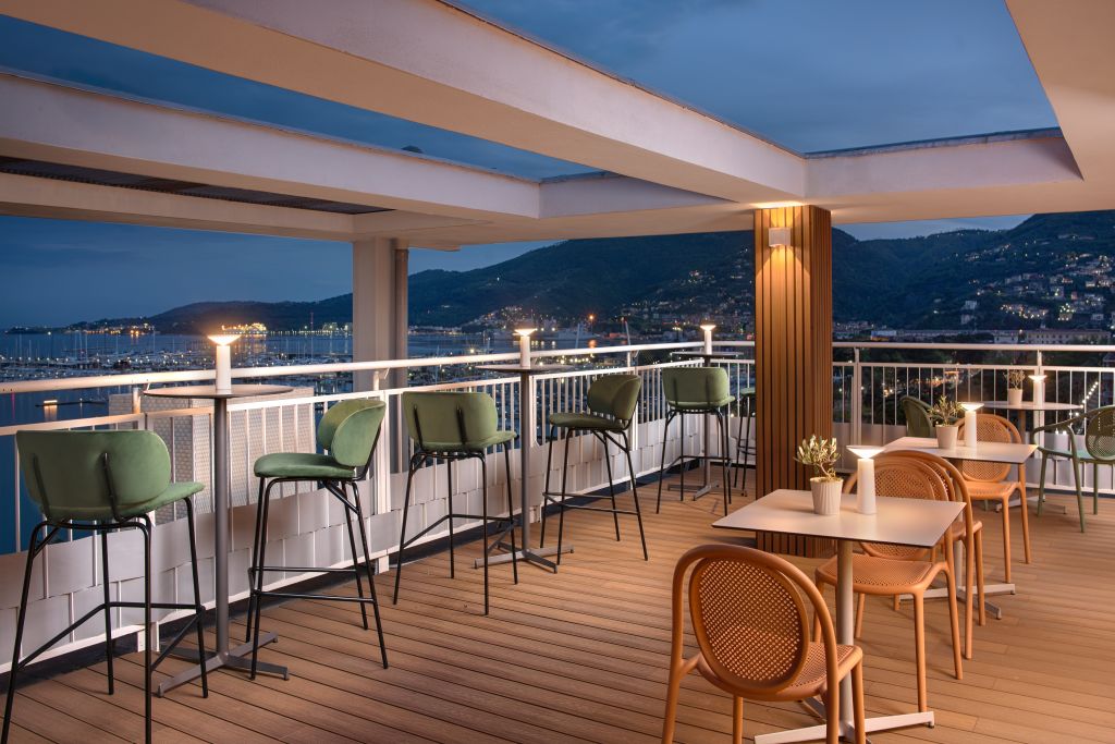 Idea aperitivo di fine estate: panorami mozzafiato a La Spezia e Firenze 3 terrazza NH Hotels & Resorts La Spezia