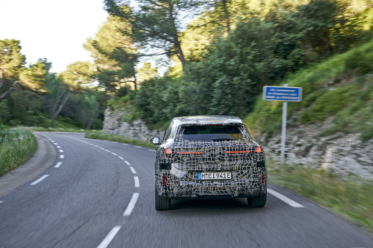 Nuova BMW iX3 in arrivo: hi tech e piacere di guida 11 BMW iX3 2025