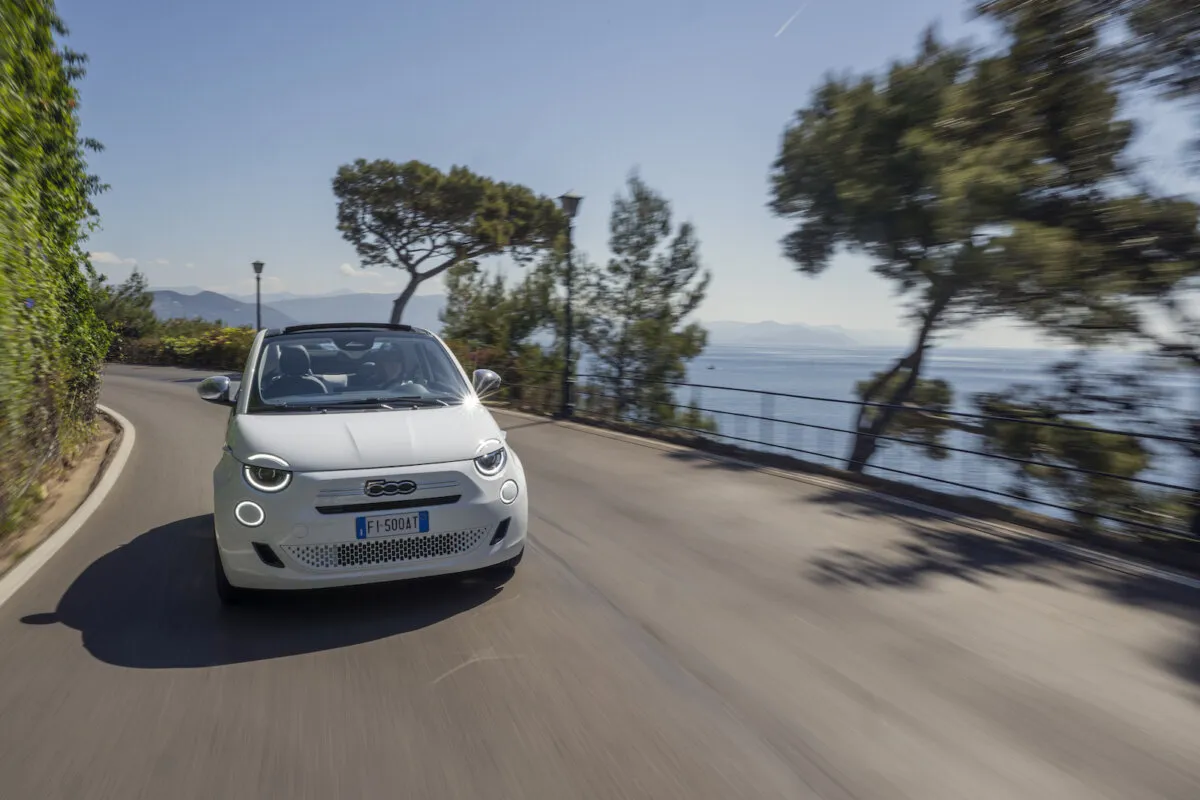 FIAT 500 Hybrid Dolcevita: l'iconica Cabrio in edizione speciale 6 FIAT 500 Hybrid Dolcevita