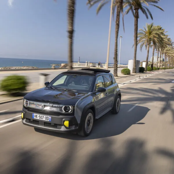 Renault 4 E-Tech Electric Plein Sud