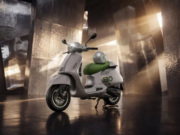Vespa Edizione Ottantesimo