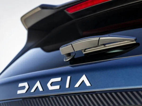 Dacia Bigster Hybrid 155: il C-SUV ibrido spazioso ed efficiente 15 Dacia Bigster Hybrid 155