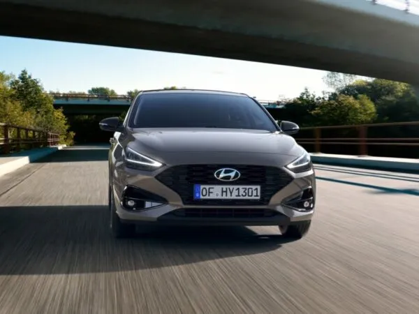 Hyundai i30 2027: più tecnologia e connettività per la compatta coreana 12 Hyundai i30 2027