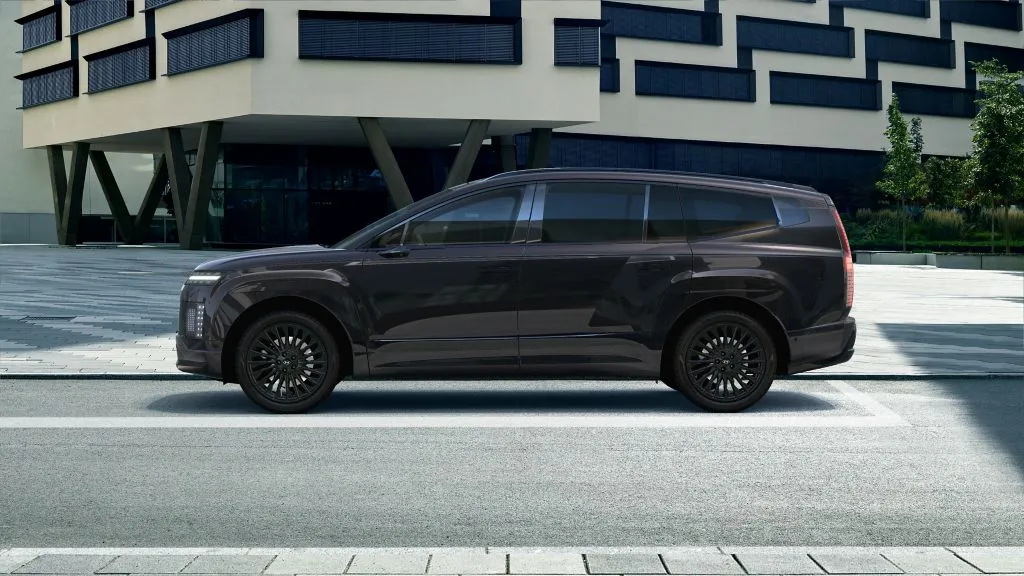 Hyundai IONIQ 9 MY2027: arriva l'allestimento Calligraphy Black Ink e una gamma ancora più completa 6 Hyundai IONIQ 9 Calligraphy Black Ink