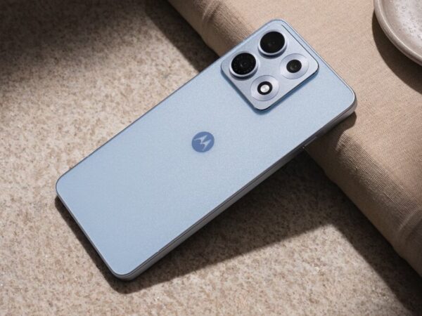 Motorola edge 70 max: il nuovo smartphone con AI, batteria da 7100 mAh e display 2K 8 Motorola edge 70 max
