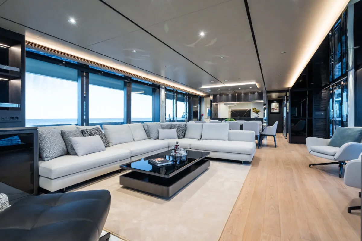 Horizon Yachts FD100 Tri-Deck
