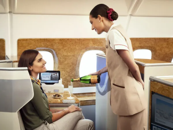 Champagne, Veuve Clicquot, Dom Pérignon e Parigi con Emirates e Moët Hennessy 12 Emirates champagne Moët Hennessy