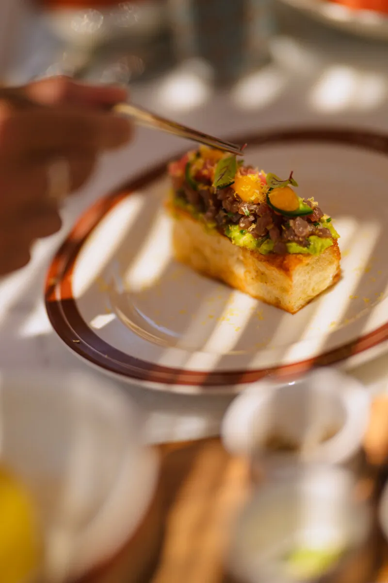 Spiaggia, design, cucina mediiterranea e mixology: Nikki Beach Costa Smeralda 6 Tartare tonno Nikki Beach Costa Smeralda